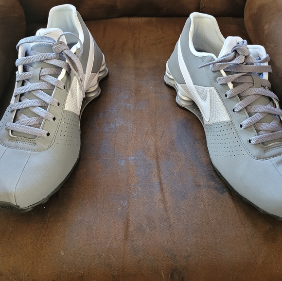 Nike Shox deliver size 10 brand new in box - Picture 6 of 7